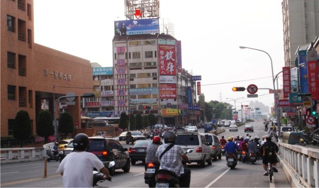 N-0128鐵架廣告塔-台南市永康區中華路903號-奇美醫院、南台科技大學廣告看板