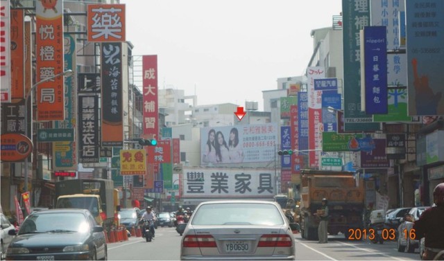 N-0465壁面廣告塔-台南市崇明路與崇道路口-台南醫院、德安百貨、長榮酒店、台南藝術中心廣告版面