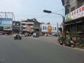 中山路與彰南路廣告牆大型廣告