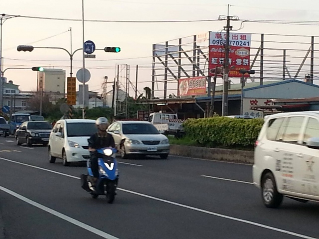台南高雄省道台一線廣告看板