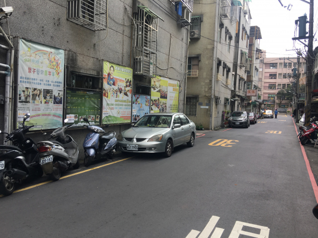 好學市集股份有限公司巷口牆面招牌A